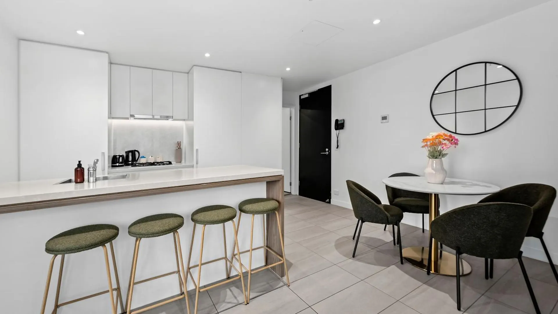 Apartment Stylish Valley Pad With City Views, Huge Gym & Park Brisbane